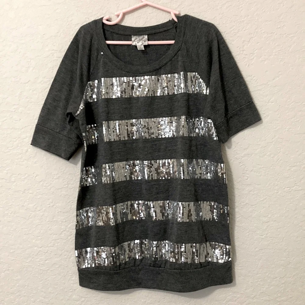 D-Signed Disney sequined tee size L (girl)
